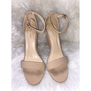Bamboo Rampage Nude Nubuck Ankle Strap Block Heels 9 ~